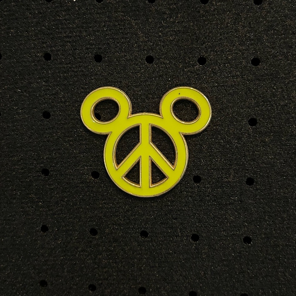 Peace Sign Mickey Head Pin